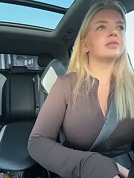 OdriOlsens stripchat live cam model