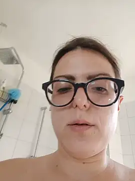 dolcehelena993 stripchat live cam model