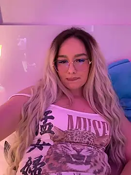 mollyxxx stripchat live cam model