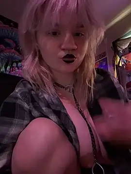 Cutiepiespanks stripchat live cam model