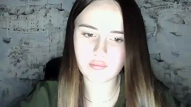 SweetLoraa stripchat live cam model