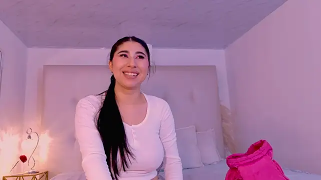 MaiaMoretti stripchat live cam model