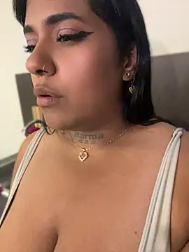 Nahomy-fire stripchat live cam model