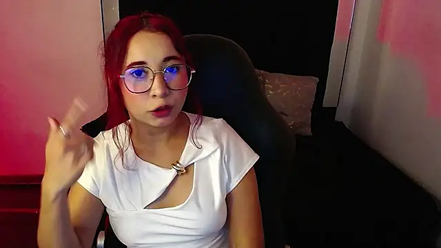 Lyrarose__ stripchat live cam model