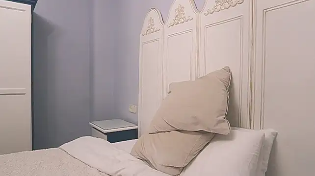 mollystarss stripchat live cam model