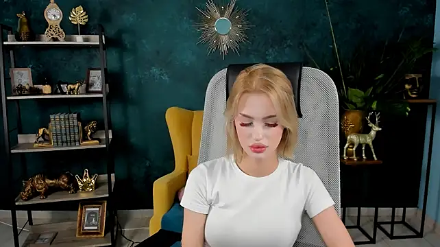 AngelaHolmes stripchat live cam model