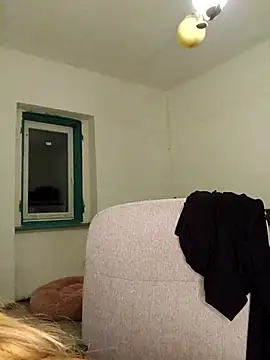 ShayFox stripchat live cam model