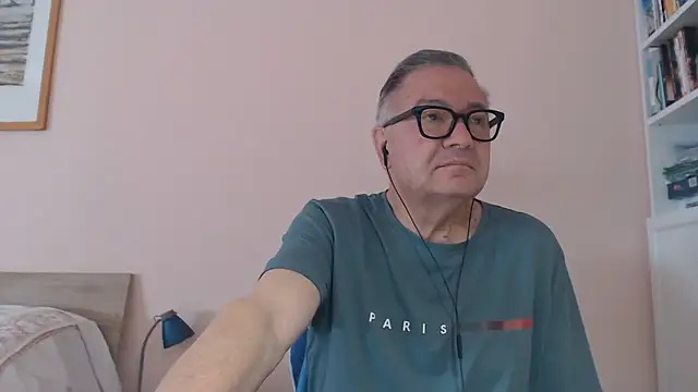YOU6me stripchat live cam model