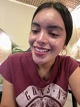 TS-SimplyTheBest stripchat live cam model