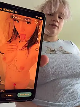 Cutiepiespanks stripchat live cam model
