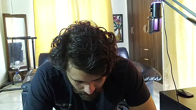 aronmiller404 stripchat live cam model