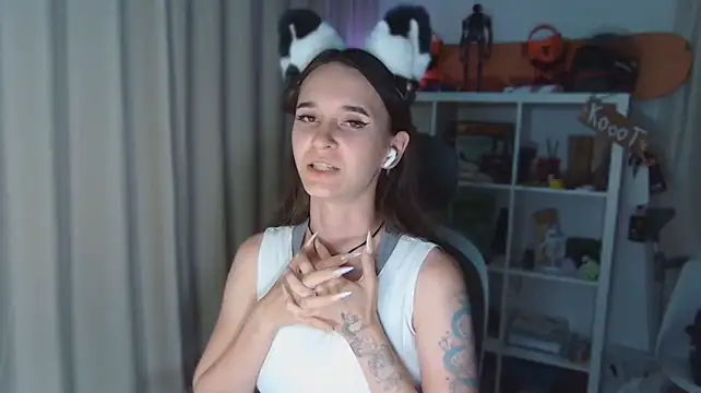 RolandeRodriquz stripchat live cam model