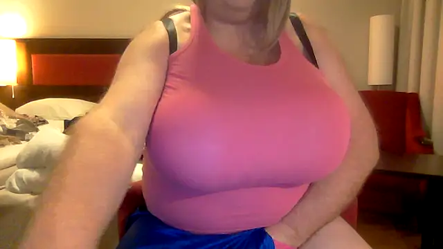 hugemaleboobs stripchat live cam model