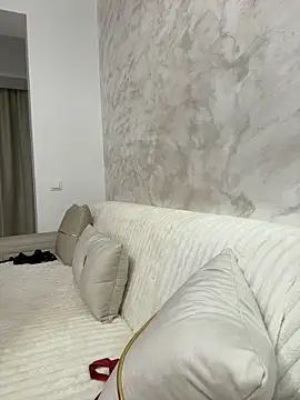 KirstieVegas stripchat live cam model