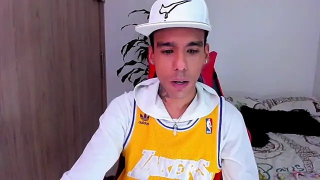 Damianwhite stripchat live cam model