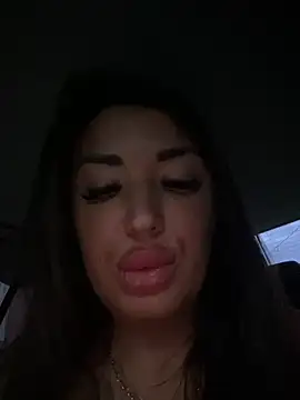 RuslanaXX stripchat live cam model