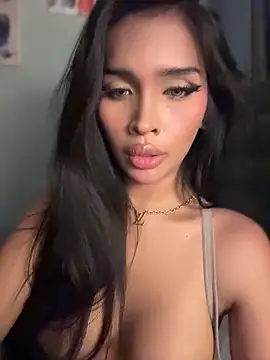 PrettyYoungHugeCockTS stripchat live cam model