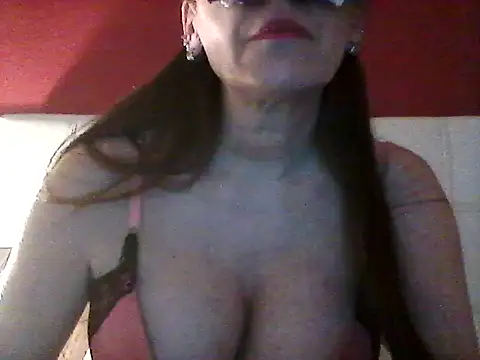 Amapola92 stripchat live cam model