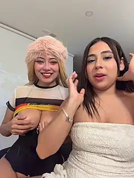 seraphine23 stripchat live cam model
