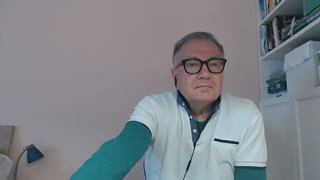 YOU6me stripchat live cam model