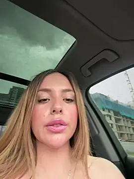 Alirawrz stripchat live cam model
