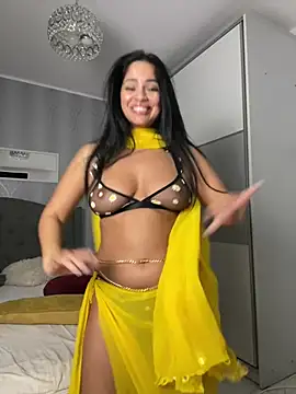 _adelle stripchat live cam model