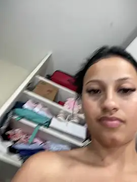 _perola stripchat live cam model