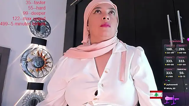 Noortaheri88 stripchat live cam model