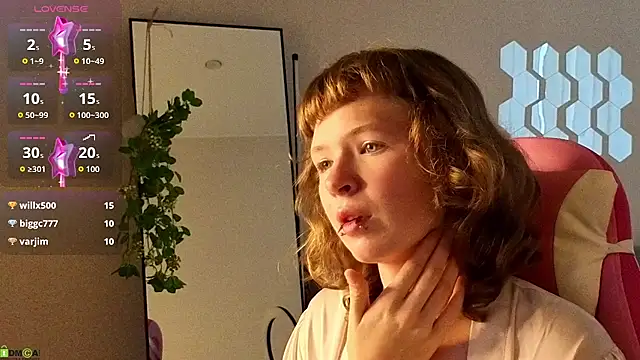 VioletDesiree stripchat live cam model
