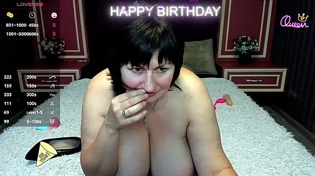 XLindaMilfX stripchat live cam model