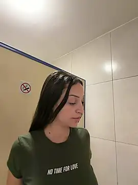 BelleLouiseVp stripchat live cam model