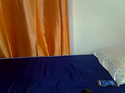 Curvydollyy stripchat live cam model