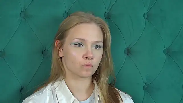 IowaBrosnan stripchat live cam model