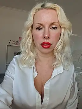 Mazlik27 stripchat live cam model