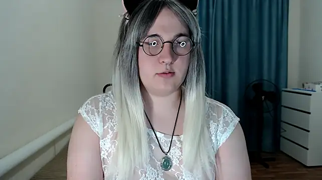 EvaMiron stripchat live cam model