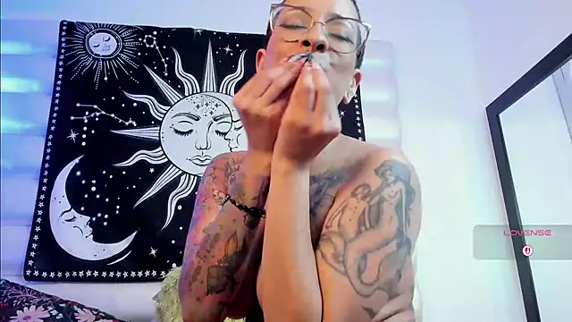 KendallDemie stripchat live cam model