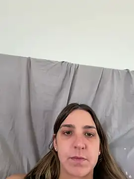 DoriDelux66 stripchat live cam model