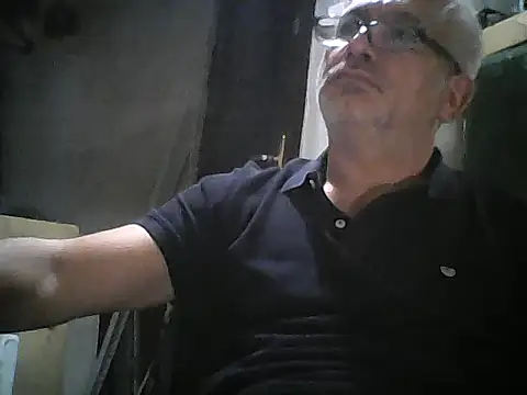 sexy_tom787817 stripchat live cam model