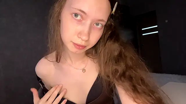 Emily_Mur_ stripchat live cam model