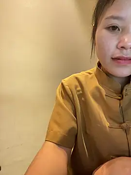 Bella_7777 stripchat live cam model