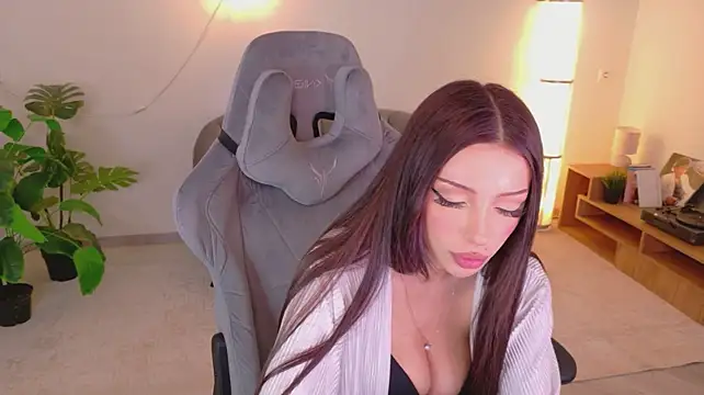 tinapie stripchat live cam model