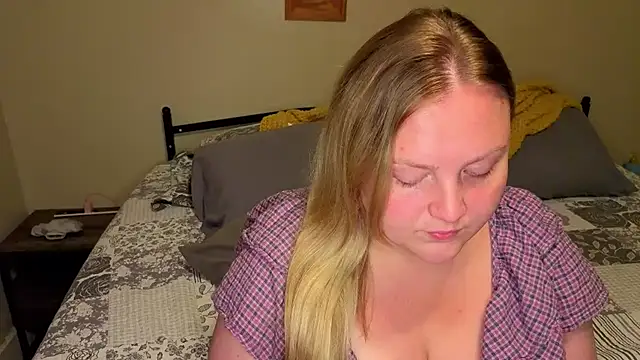 Phatassblonde stripchat live cam model