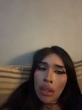 PrettyYoungHugeCockTS stripchat live cam model