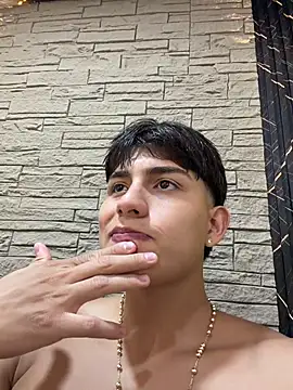 Lander_Cruz stripchat live cam model