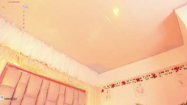 Valeria_Thompson1 stripchat live cam model