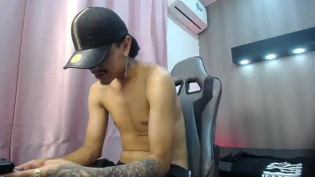 Tayson_Hot stripchat live cam model
