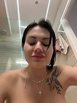 Wet__Bunny stripchat live cam model