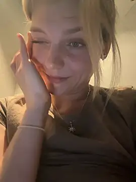 ValenciaShock stripchat live cam model