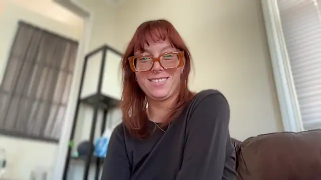 SpaceCowWhore stripchat live cam model