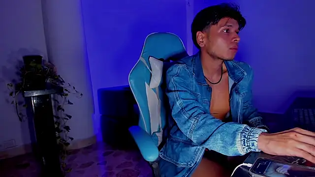 Alejo_montenegro stripchat live cam model